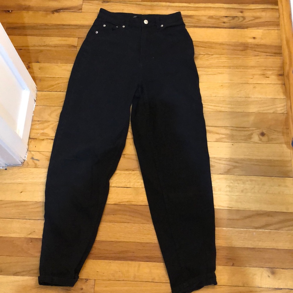 DIVIDED black jeans